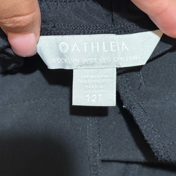 Athleta Black Brooklyn Wide-leg Crop Pants
Style: 531157-00 - Picture 8 of 10